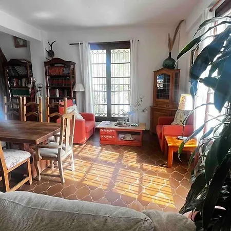 Casa Rural-finca La Almarchada.