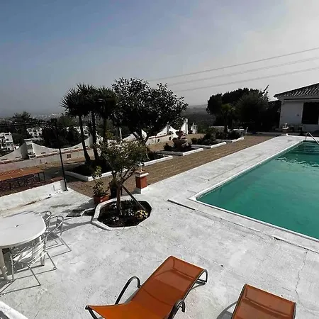 Casa Rural-finca La Almarchada.